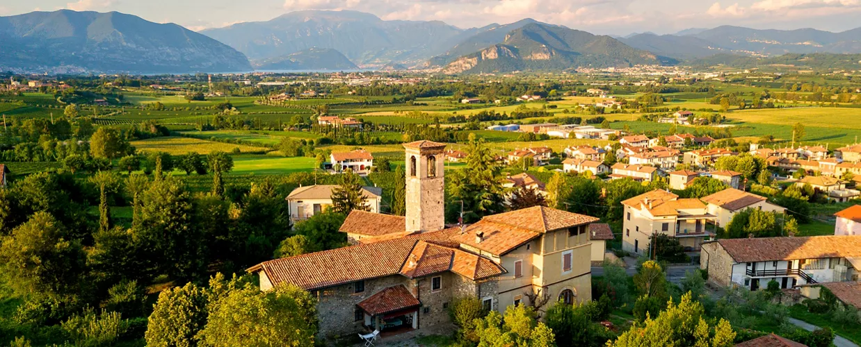 Franciacorta: Historia i terroir włoskiej perły winiarstwa