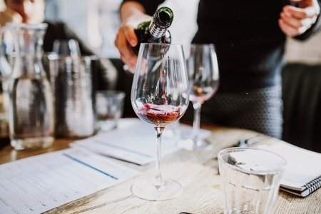 Zrozum i pokochaj wino w Dworze Sieraków – kurs dla początkujących 4-6 marca 2022